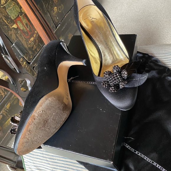 Giuseppe Zanotti black satin heels - great condition! Size 38 - Picture 4 of 5